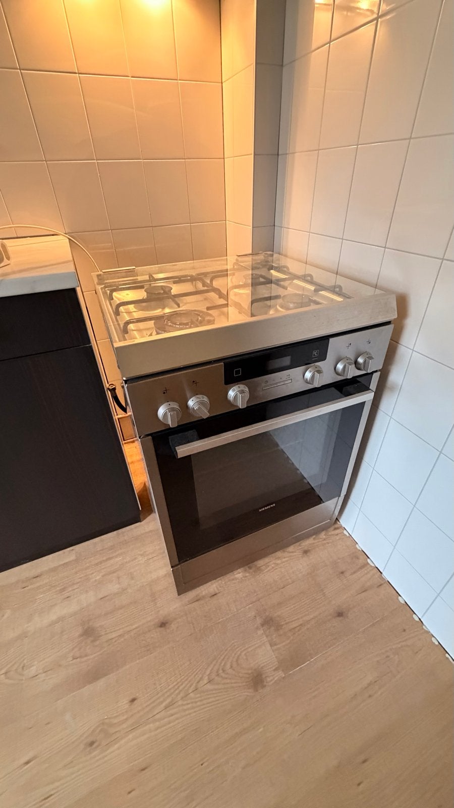 Siemens Vrijstaand Gasfornuis met Oven - HX74W520N, Ophalen, Gebruikt, Hete lucht, 60 cm of meer