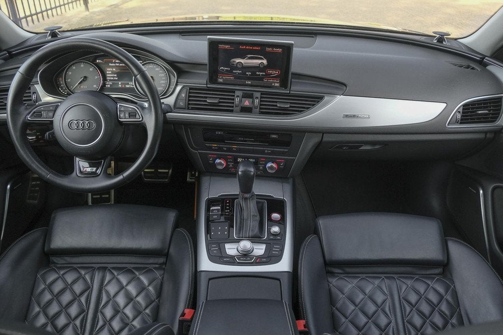 Audi S6 Avant 4.0 TFSI V8 450pk Panoramadak Supersportstoele, Auto's, Audi, Automaat, Gebruikt, 1960 kg, Zwart