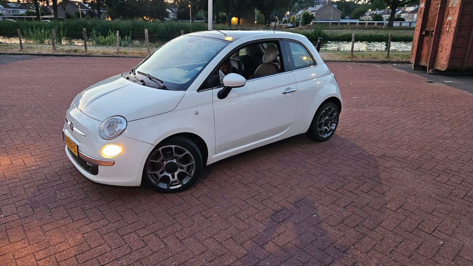 Fiat 500 Lounge 0.8 Dualogic C 2012 Wit, 31 €/maand, Panoramadak, Wit, Bruin