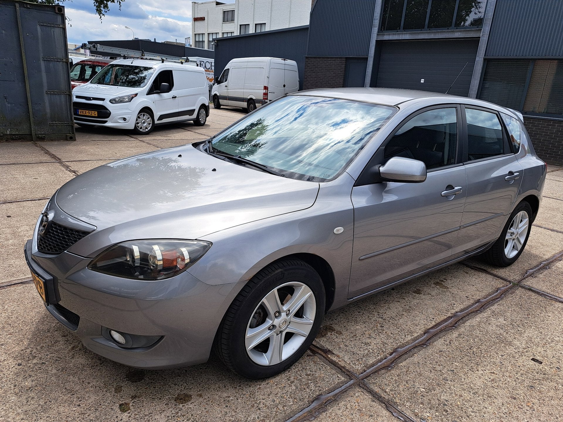 Mazda 3 Sport 1.6 TOURING AIRCO NIEUWSTAAT NIEUWE APK NIEUWE, Auto's, Mazda, Voorwielaandrijving, 1160 kg, Stof, Gebruikt