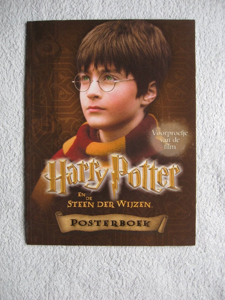Harry Potter Posterboek uit 2001 (1e druk), Ophalen of Verzenden, Zo goed als nieuw, Boek of Poster