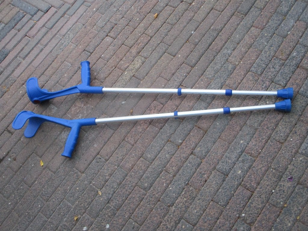 Elleboogkrukken, v.a 30,00e, Diversen, Loopkrukken, Ophalen, In hoogte verstelbaar, Zo goed als nieuw