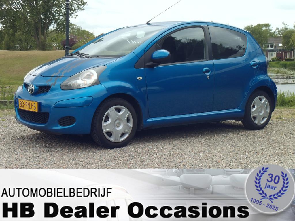 Toyota Aygo 1.0-12V Comfort Navigator - Airco - Navigatie, Voorwielaandrijving, Euro 5, Stof, Gebruikt