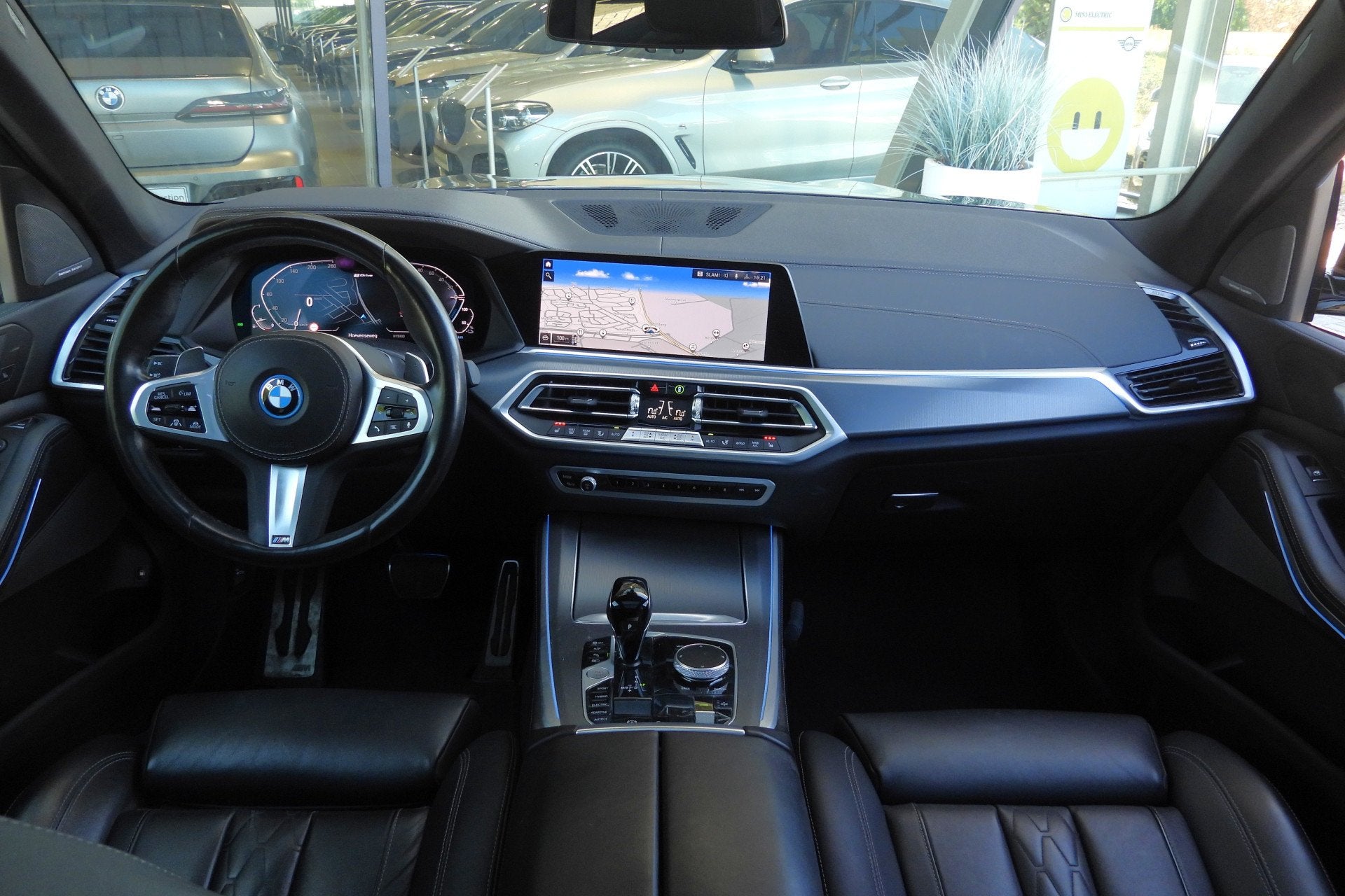 BMW X5 xDrive45e High Executive M Sport Automaat / Panoramad, Auto's, BMW, Gebruikt, 394 pk, Met garantie (alle), Zwart