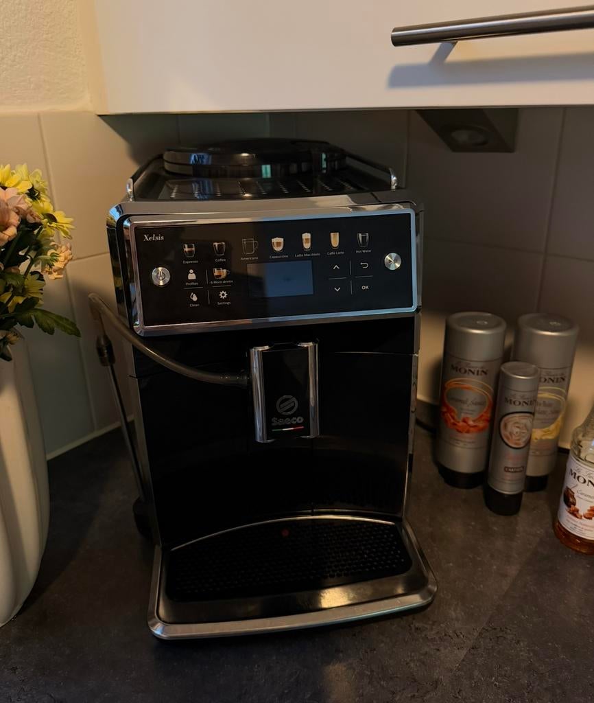 Saeco xelsis vol automatische koffiezetapparaat, Ophalen, Zo goed als nieuw, Koffiemachine