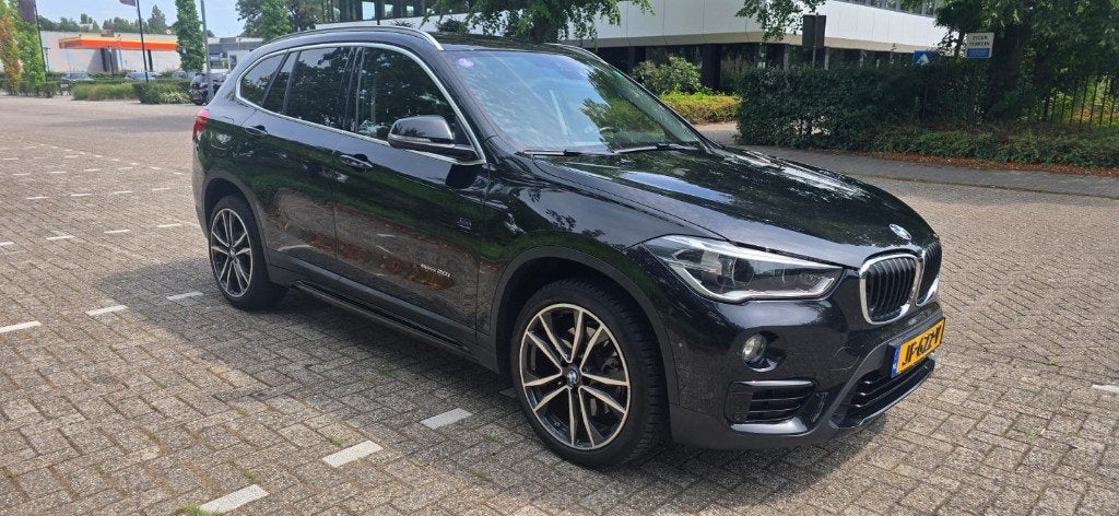 BMW X1 2.0 Sdrive 20I AUT 2016 Zwart, 1998 cc, 1800 kg, Zwart, Zwart