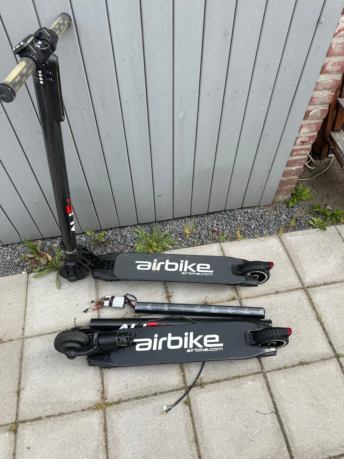 E step Air bike 2 stuks voor onderdelen, of accu vervangen, Fietsen en Brommers, Steps, Ophalen, Gebruikt, Elektrische step (E-scooter)