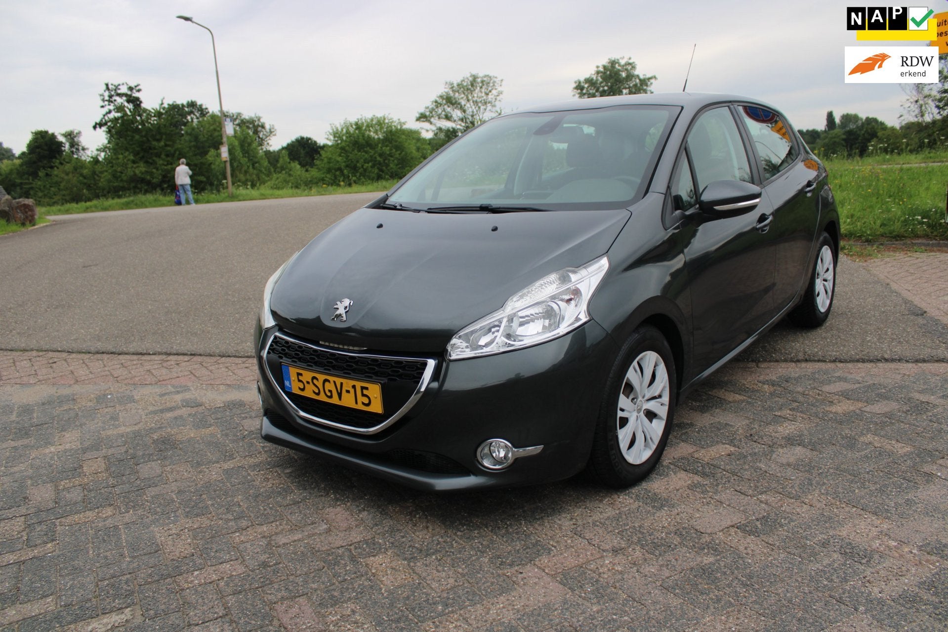 Peugeot 208 1.2 VTi Envy, Auto's, Peugeot, Voorwielaandrijving, Euro 5, Gebruikt, 31 €/maand
