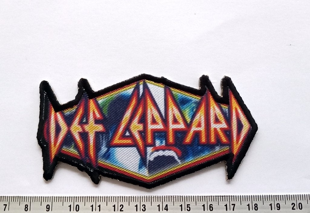 Def Leppard Hysteria vrij leuke  shaped patch d53, Ophalen of Verzenden, Nieuw, Kleding