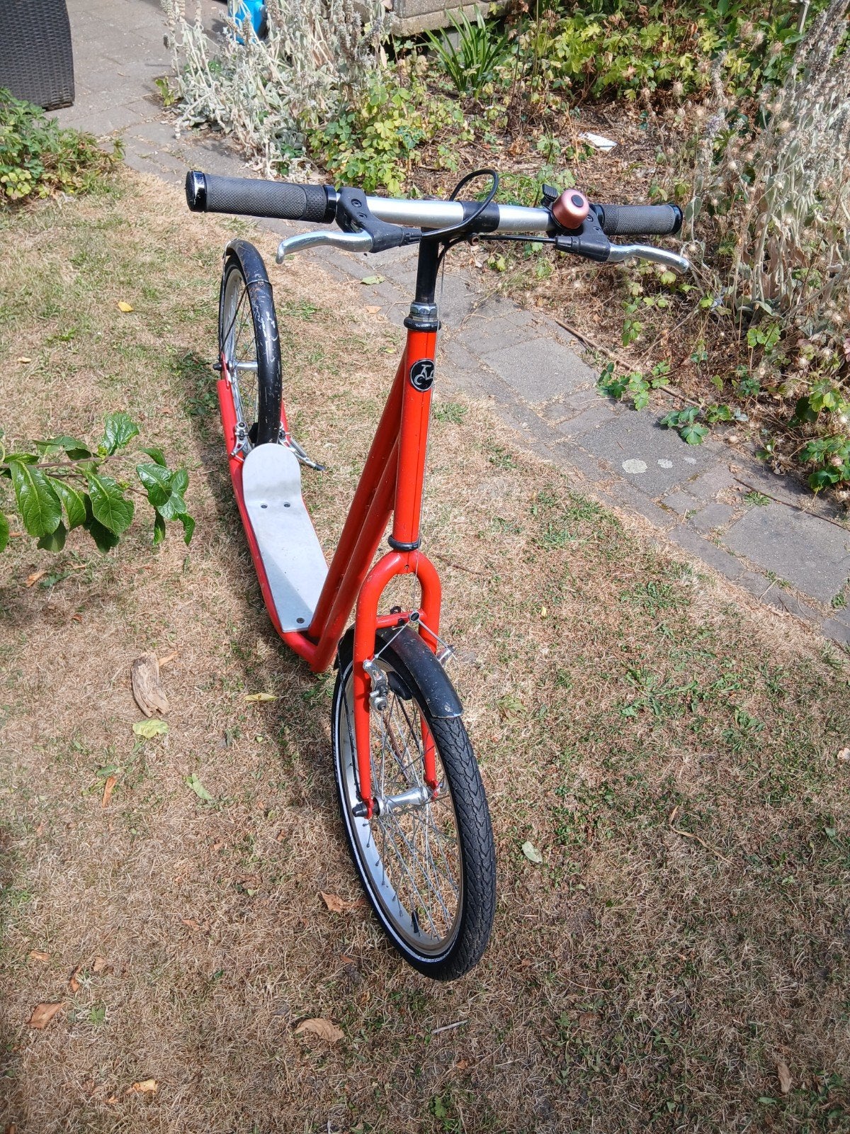 Stevige rode Kickbike step met handremmen, Ophalen, Gebruikt, Gewone step
