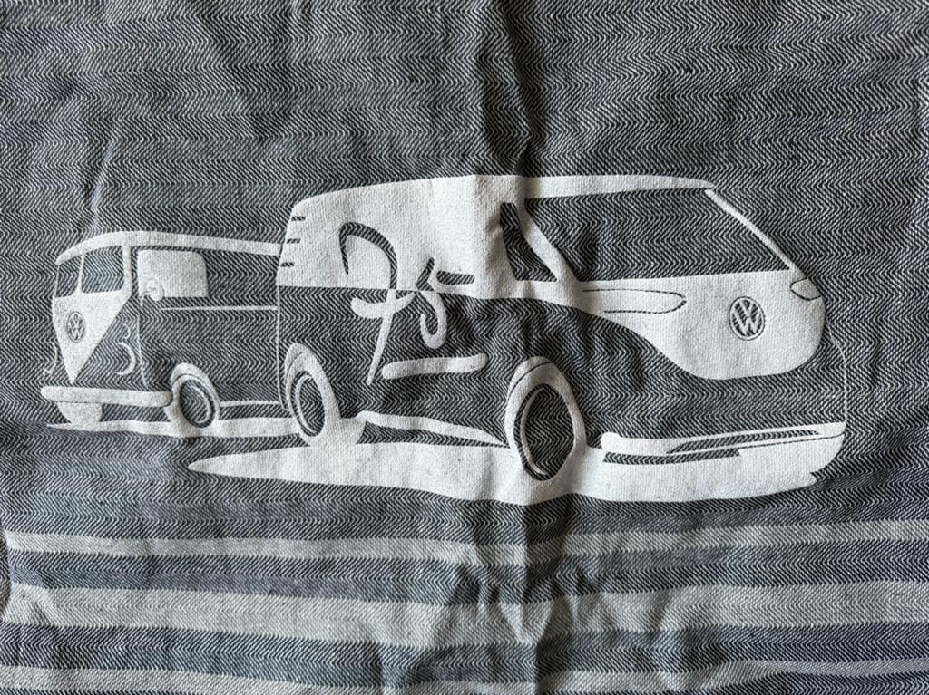 Unieke plaid 75 jaar Volkswagen ter ere van T1 tot ID BUZZ, Ophalen of Verzenden