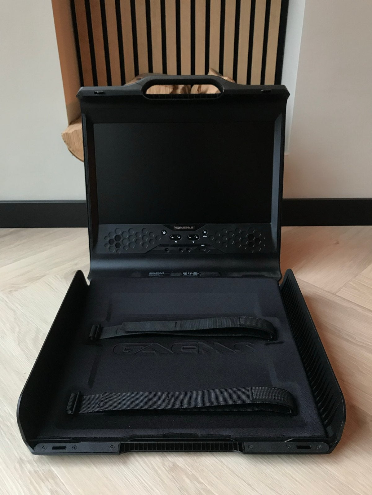 Portable GAEMS Sentinel Pro XP 1080p Gaming Monitor, HDMI, Nieuw, Ingebouwde speakers, Ophalen