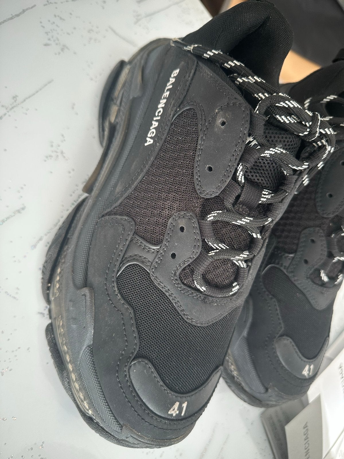 Balenciaga Triple S Sneakers - Zo goed als nieuw, Ophalen of Verzenden, Zo goed als nieuw, Zwart, Sneakers of Gympen