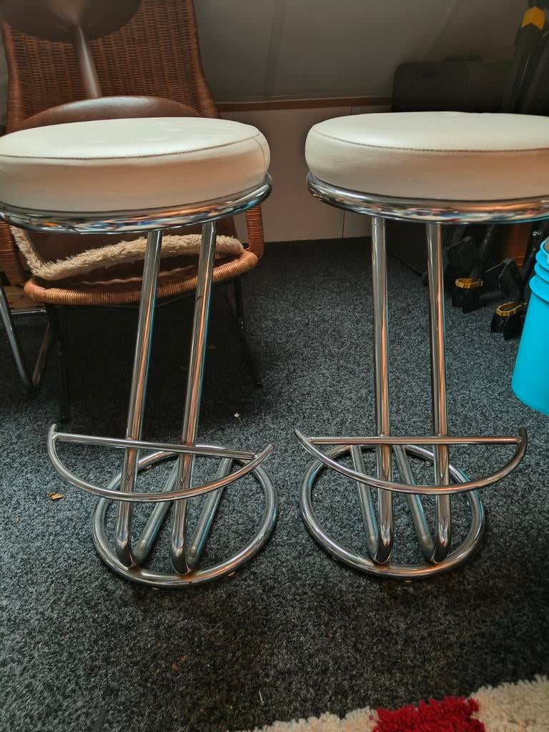 2 vintage barkrukken, Ophalen, Met voetsteun, 60 tot 90 cm, Zo goed als nieuw