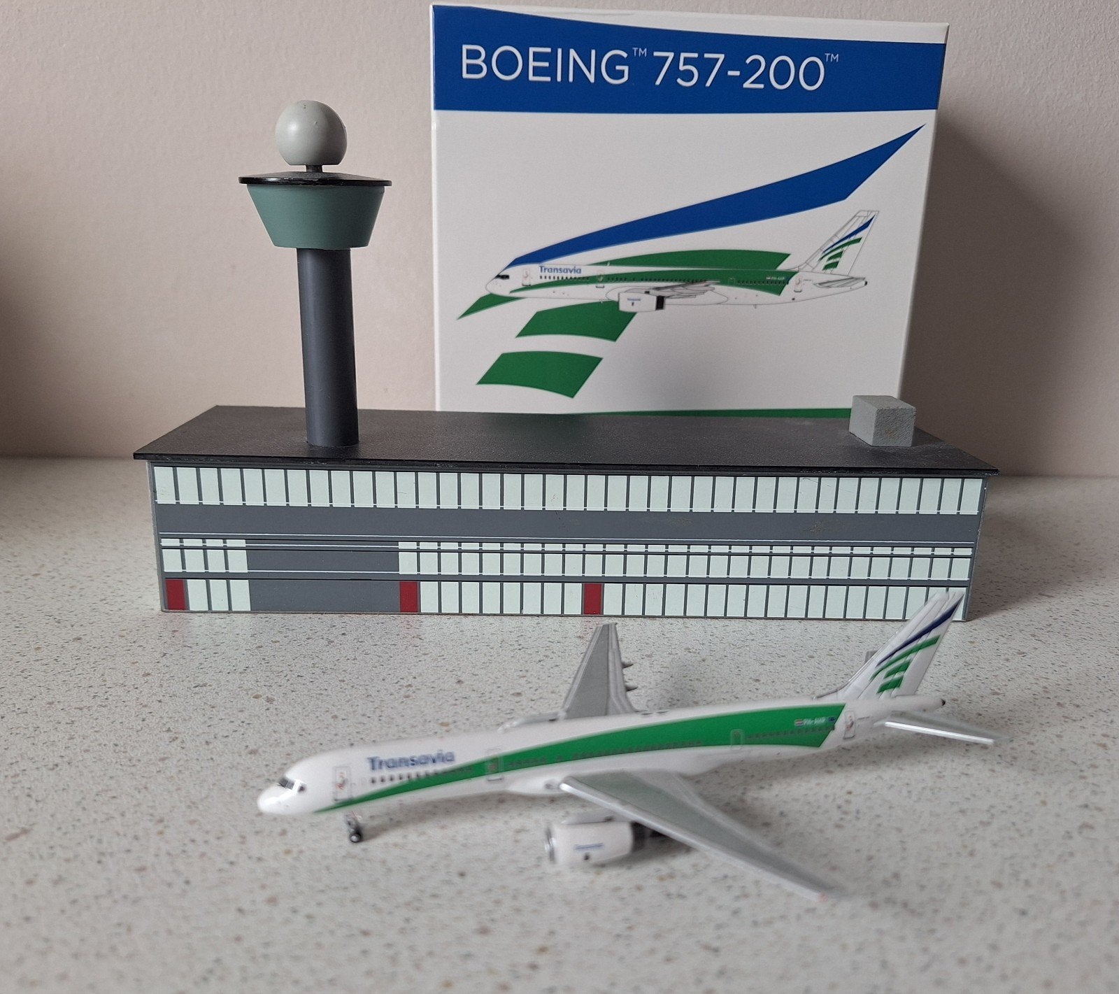 NG model Boeing 757 Transavia, Verzamelen, Luchtvaart en Vliegtuigspotten, Ophalen of Verzenden, Zo goed als nieuw, Schaalmodel