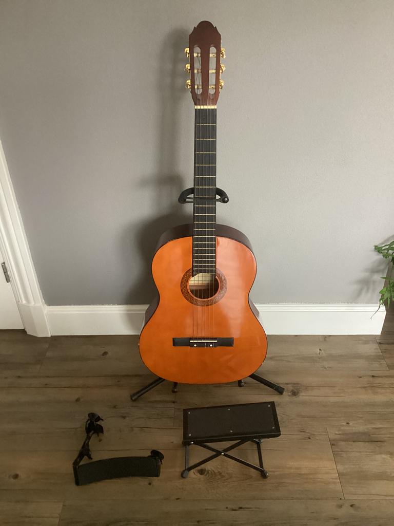Spaanse gitaar Martinez, complete set, Muziek en Instrumenten, Snaarinstrumenten | Gitaren | Akoestisch, Ophalen, Gebruikt, Klassieke of Spaanse gitaar