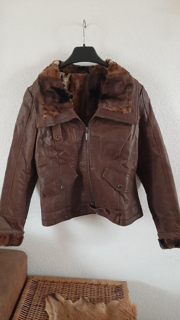 Nieuwe leren aparte jas met nep bond dierenprint M, Kleding | Dames, Jassen | Winter, Maat 38/40 (M), Bruin, Nieuw, Ophalen of Verzenden