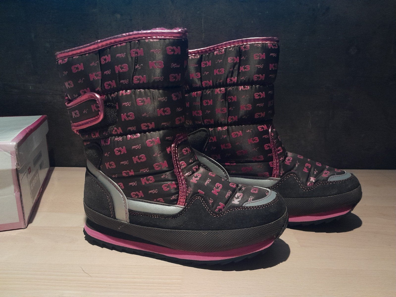 Snowboots K3.
Maat 34.
Bruin met roze.
Helemaal gevoerd., Kinderen en Baby's, Kinderkleding | Schoenen en Sokken, Meisje, Ophalen of Verzenden