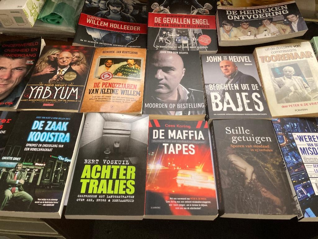 14 Misdaadboeken door Peter R. de Vries en andere zie lijst, Ophalen of Verzenden, Gelezen