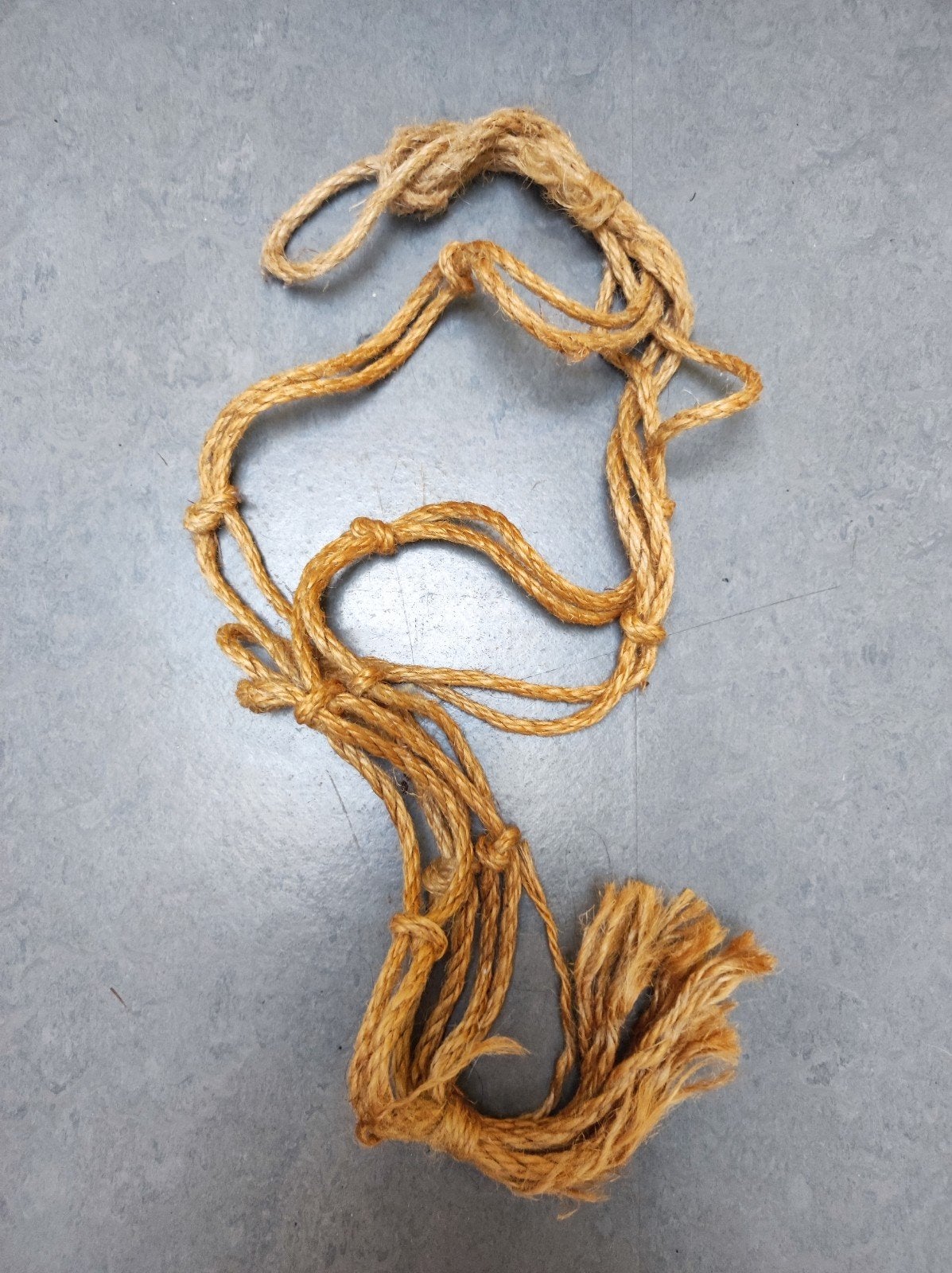 Macrame plantenhanger, Ophalen
