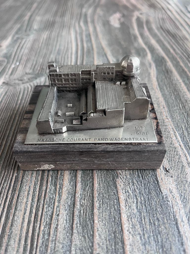 Haagsche Courant Pand Wagenstraat miniatuur, Verzenden, Zo goed als nieuw