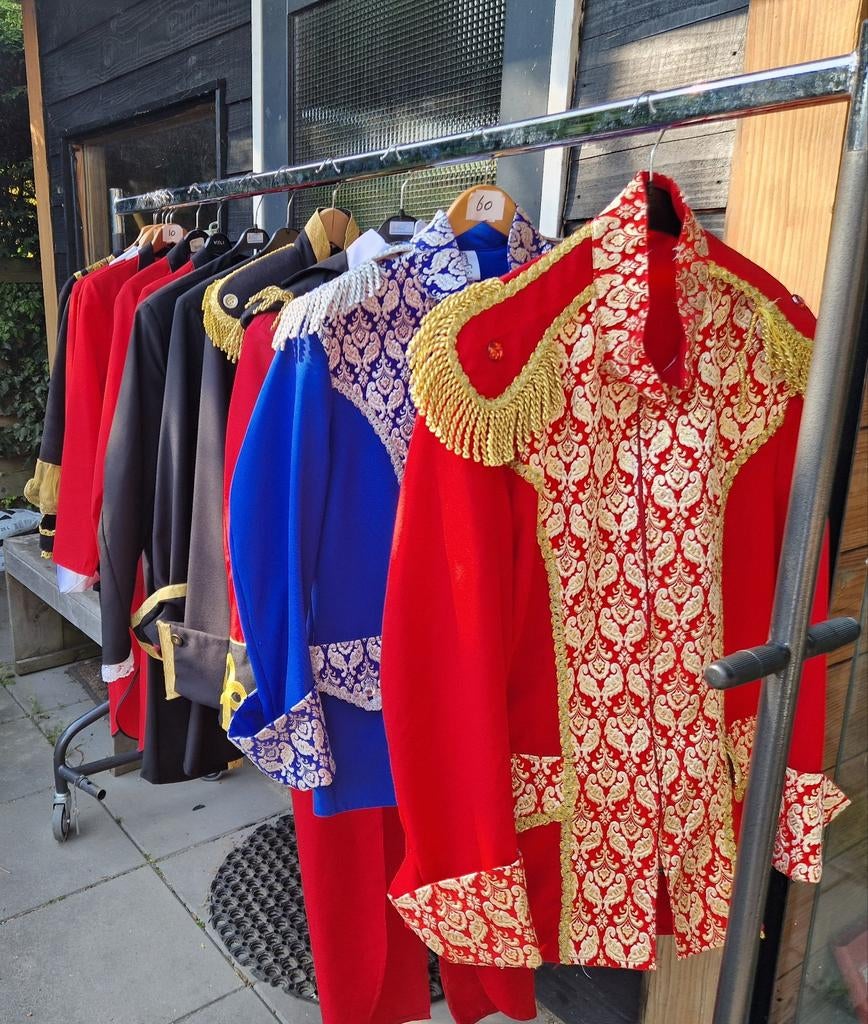 Verkleedpartij : militaire uniforms, slipjassen, etc.., Kleding | Dames, Carnavalskleding en Feestkleding, Ophalen of Verzenden