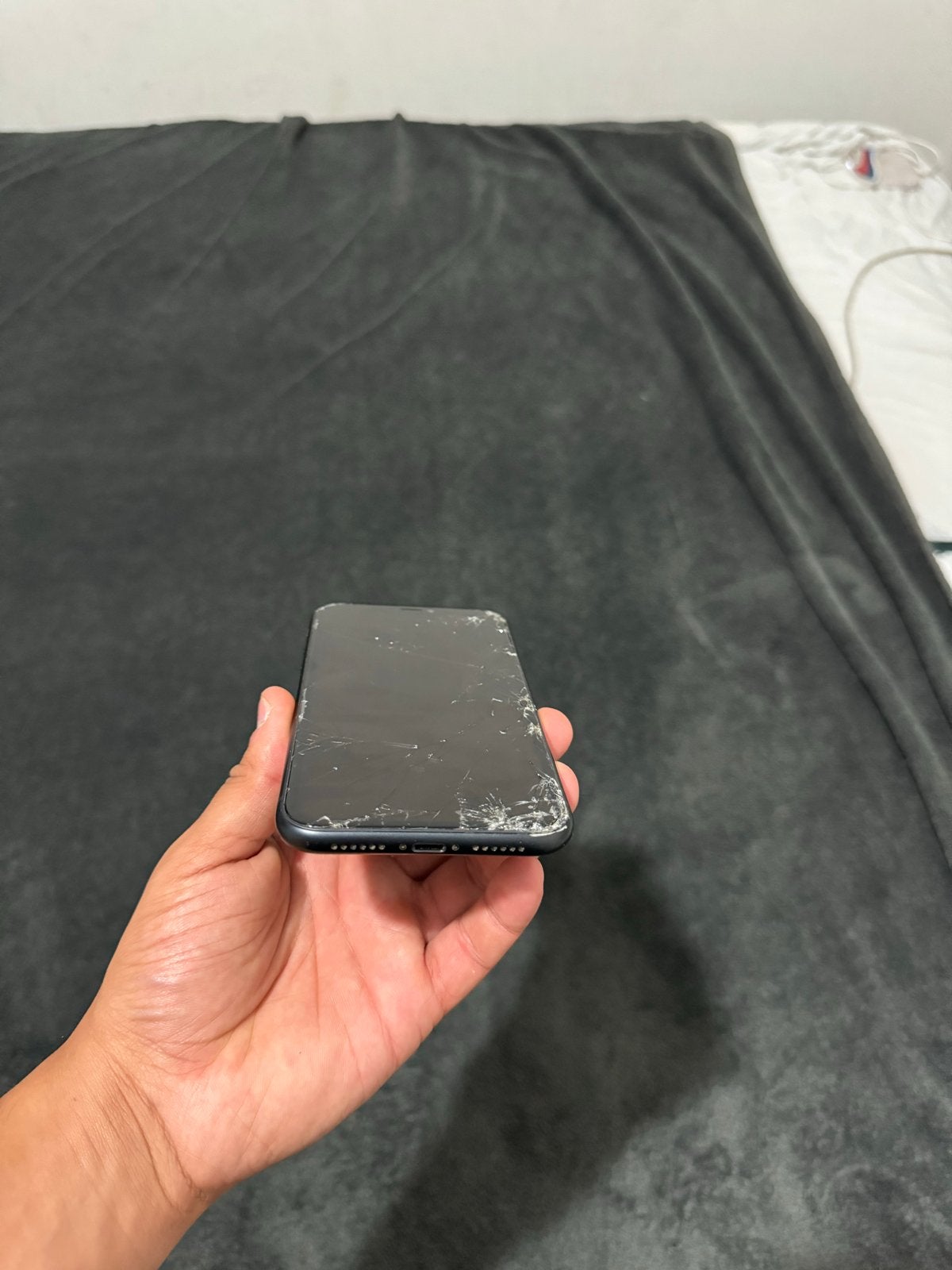 iPhone XR met kapot scherm - voor reparatie of onderdelen, Ophalen of Verzenden, Niet werkend, Zwart, IPhone XR