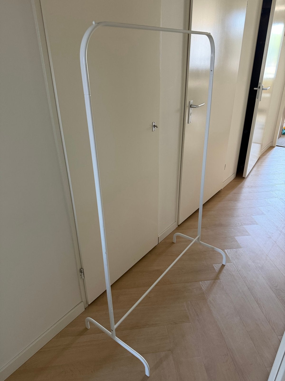 Witte kledingrek - ideaal voor extra opbergruimte, Ophalen, Gebruikt