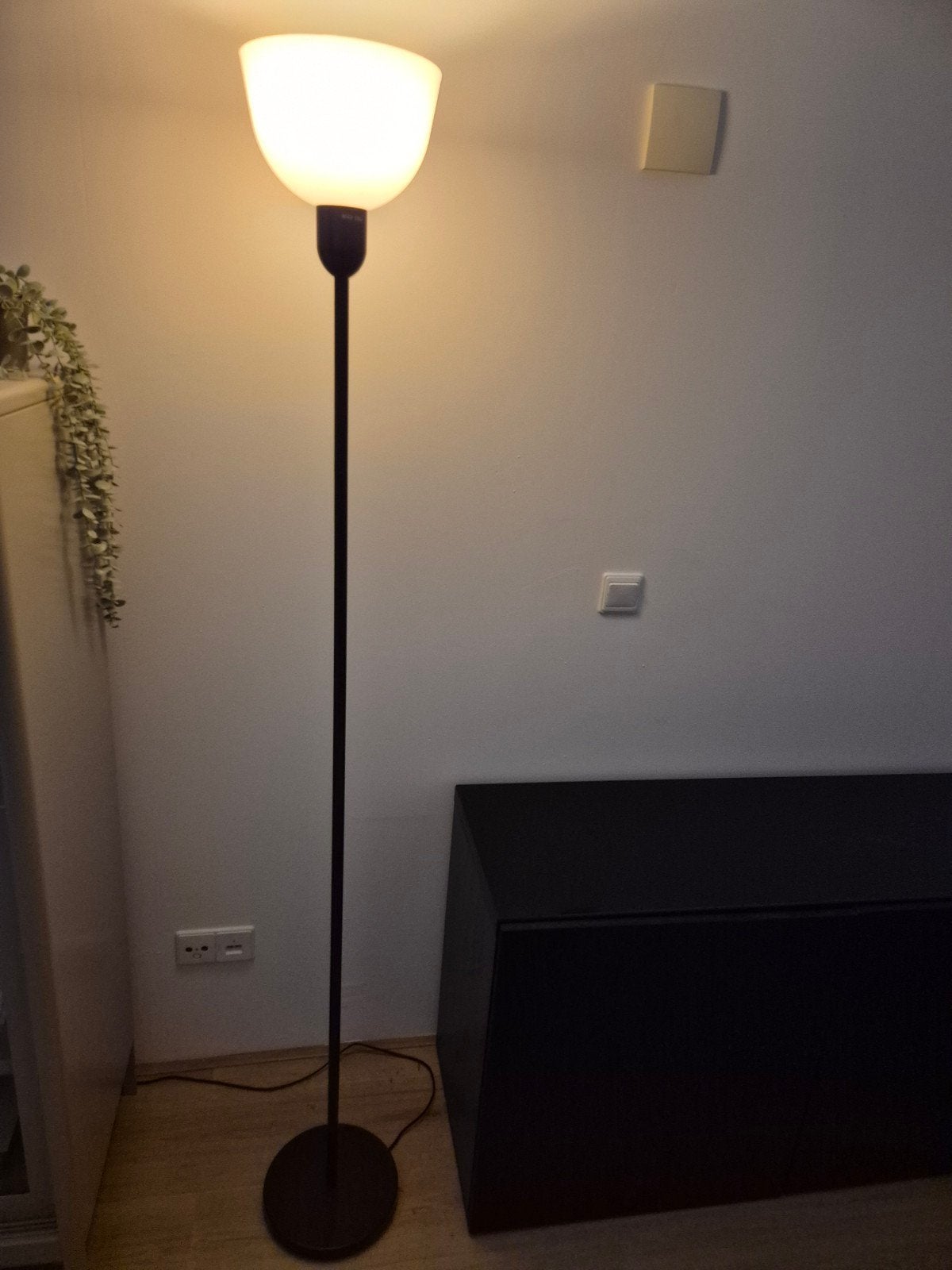 IKEA Hektogram staande lamp zwart, Ophalen, E27 (groot), Zo goed als nieuw, Metaal