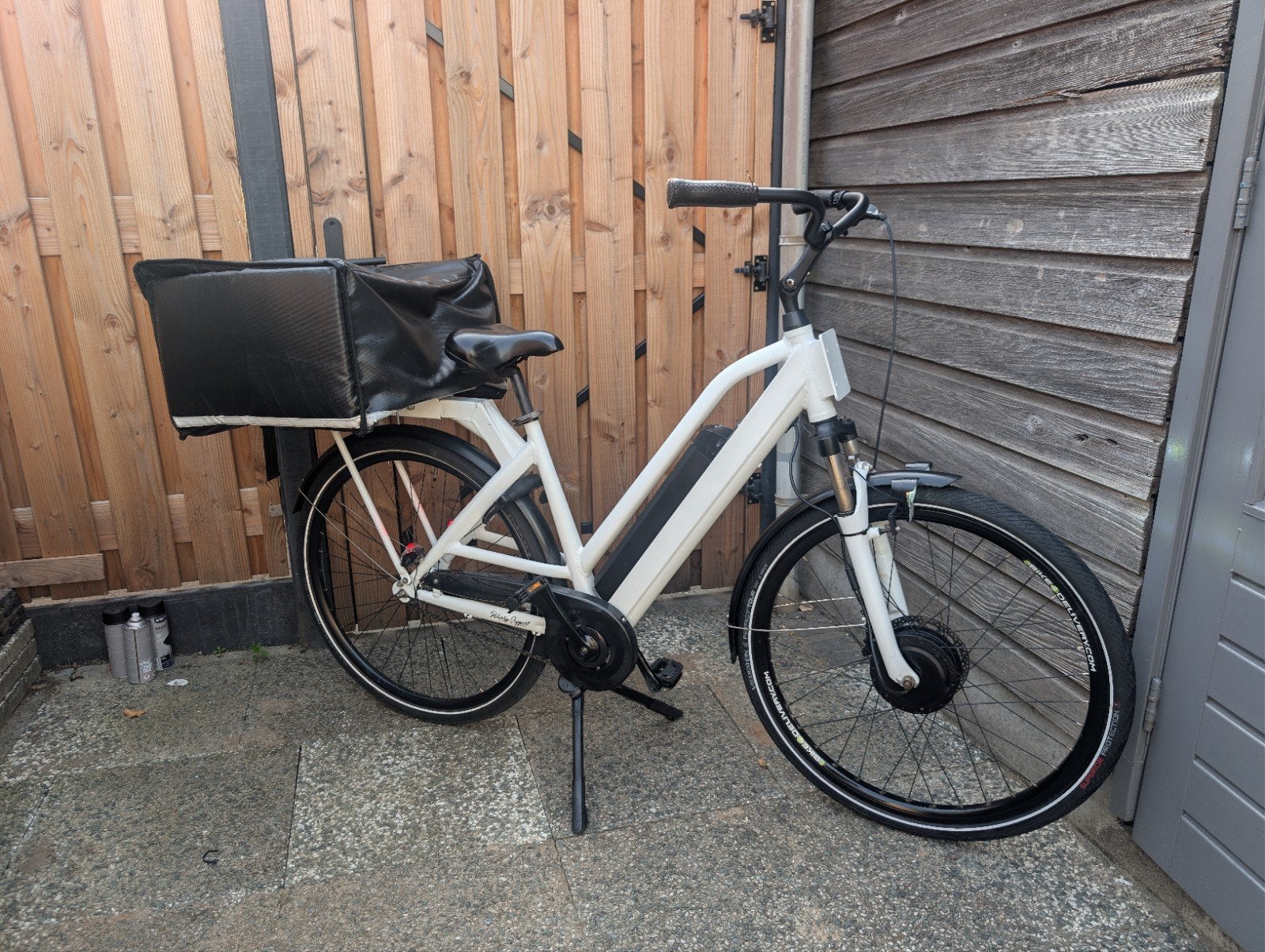 Bezorgfiets inclusief bak, Fietsen en Brommers, Elektrische fietsen, Ophalen of Verzenden, Gebruikt, Overige merken