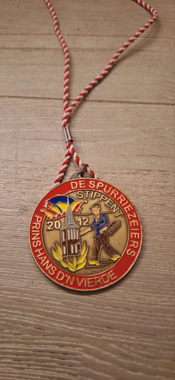 Carnavals medaille de spurriezeiers stiphout uit 2012 (7626), Ophalen of Verzenden, Overige materialen