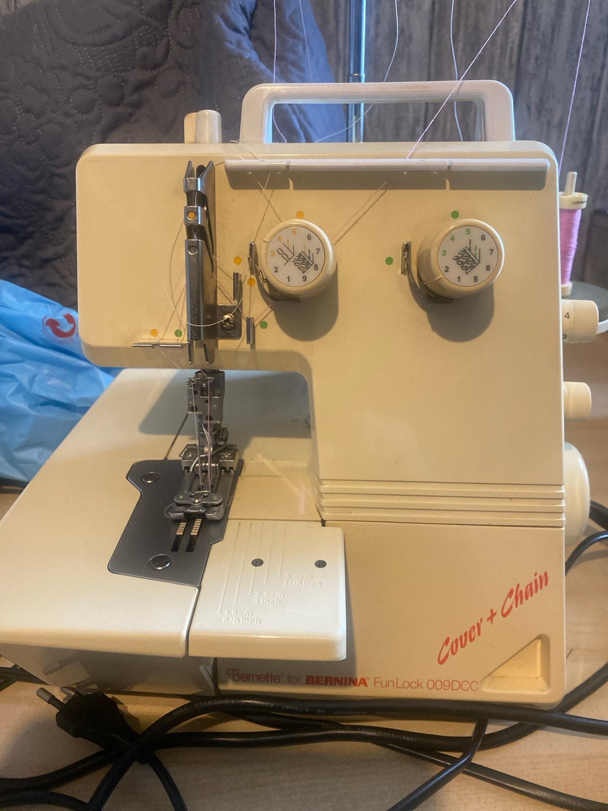 Bernette FunLock 009DCC Cover + Chain Lockmachine, Ophalen of Verzenden, Gebruikt, Lockmachine, Bernina