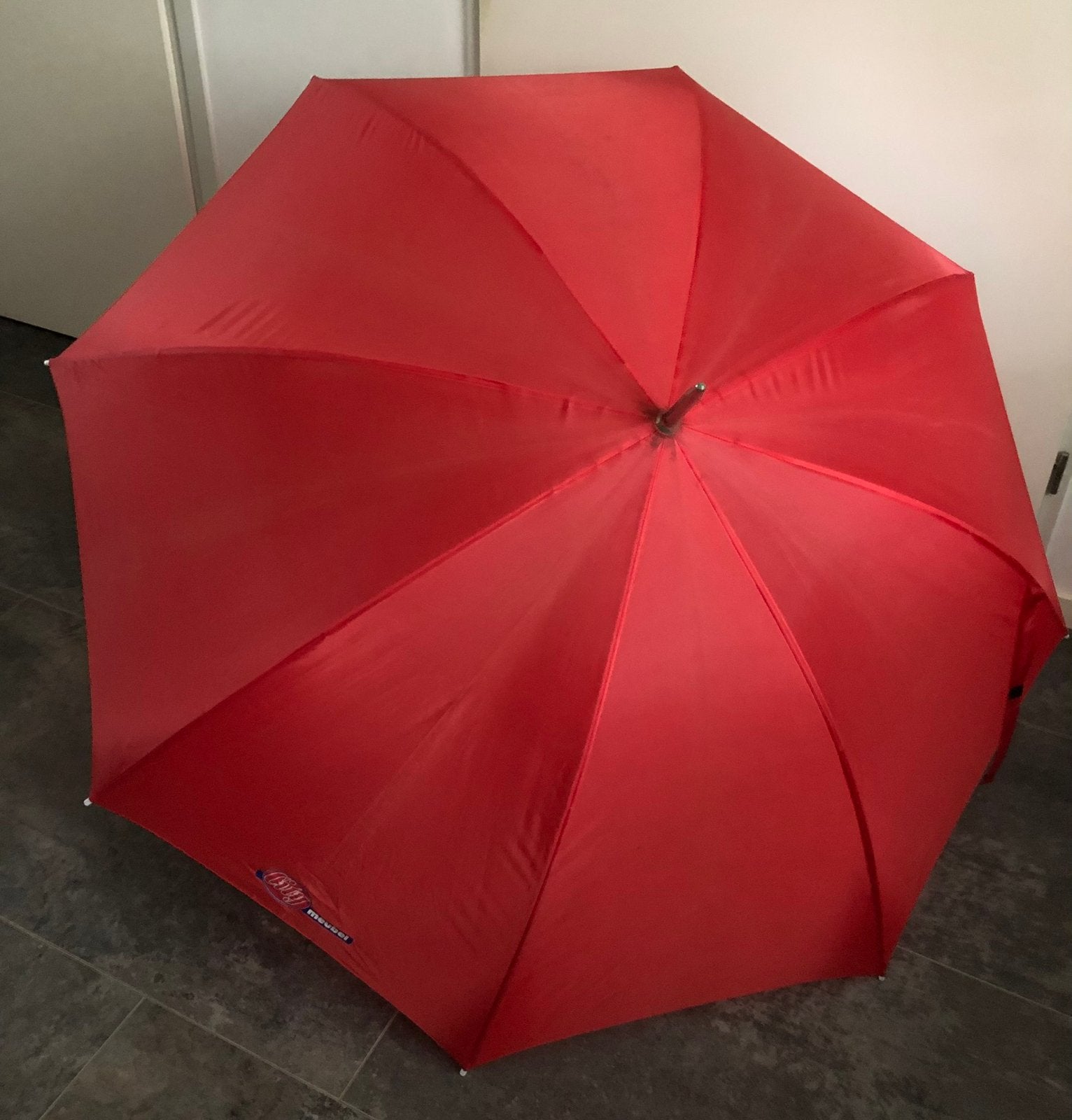 Grote rode paraplu, Ophalen, Gebruikt, Rood