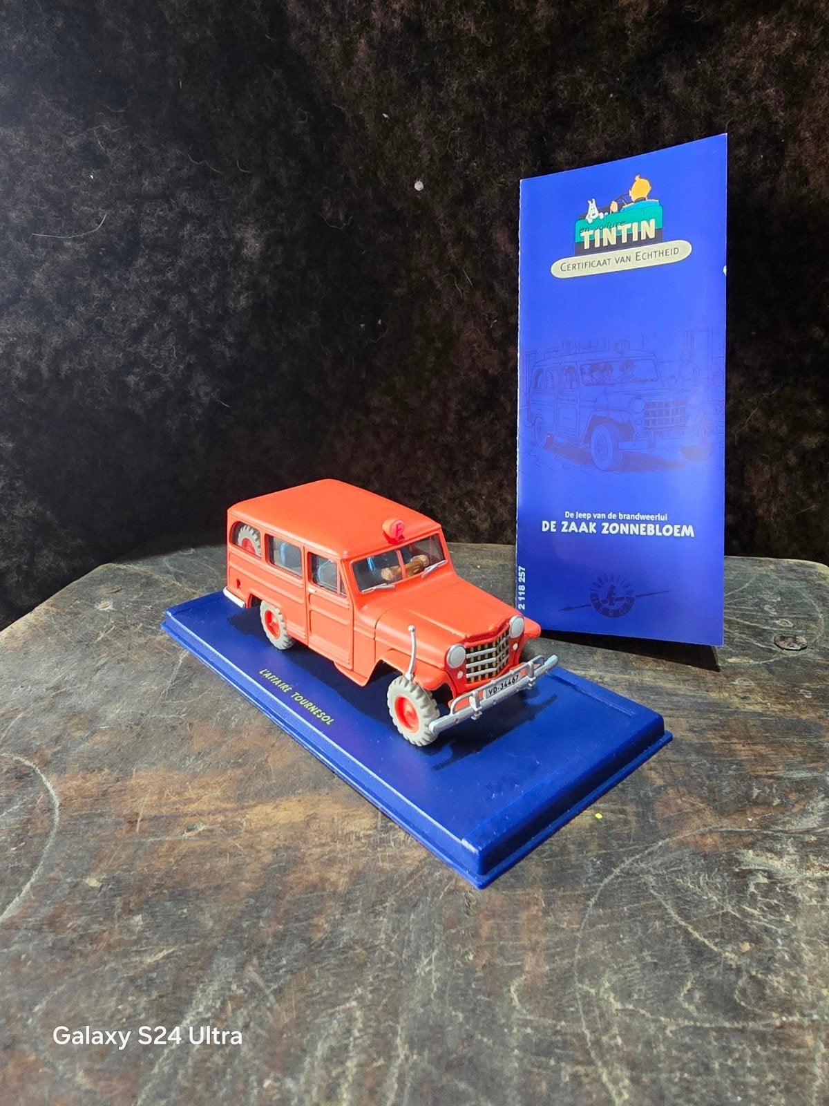 Jeep Station Wagon Kuifje-album De zaak Zonnebloem, Hobby en Vrije tijd, Modelauto's | 1:43, Ophalen of Verzenden