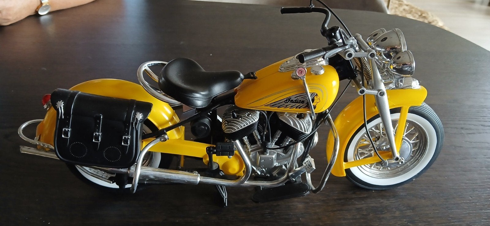 gele indian chief 1:6, Ophalen of Verzenden, Zo goed als nieuw, Auto