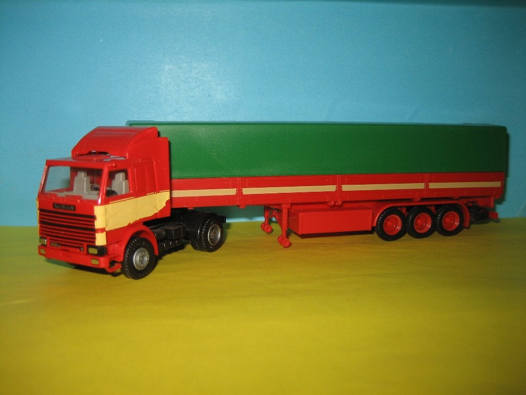 Blanco  rood/groen SCANIA 142 met oplegger AWM, Hobby en Vrije tijd, Modelauto's | 1:87, Ophalen of Verzenden, Zo goed als nieuw
