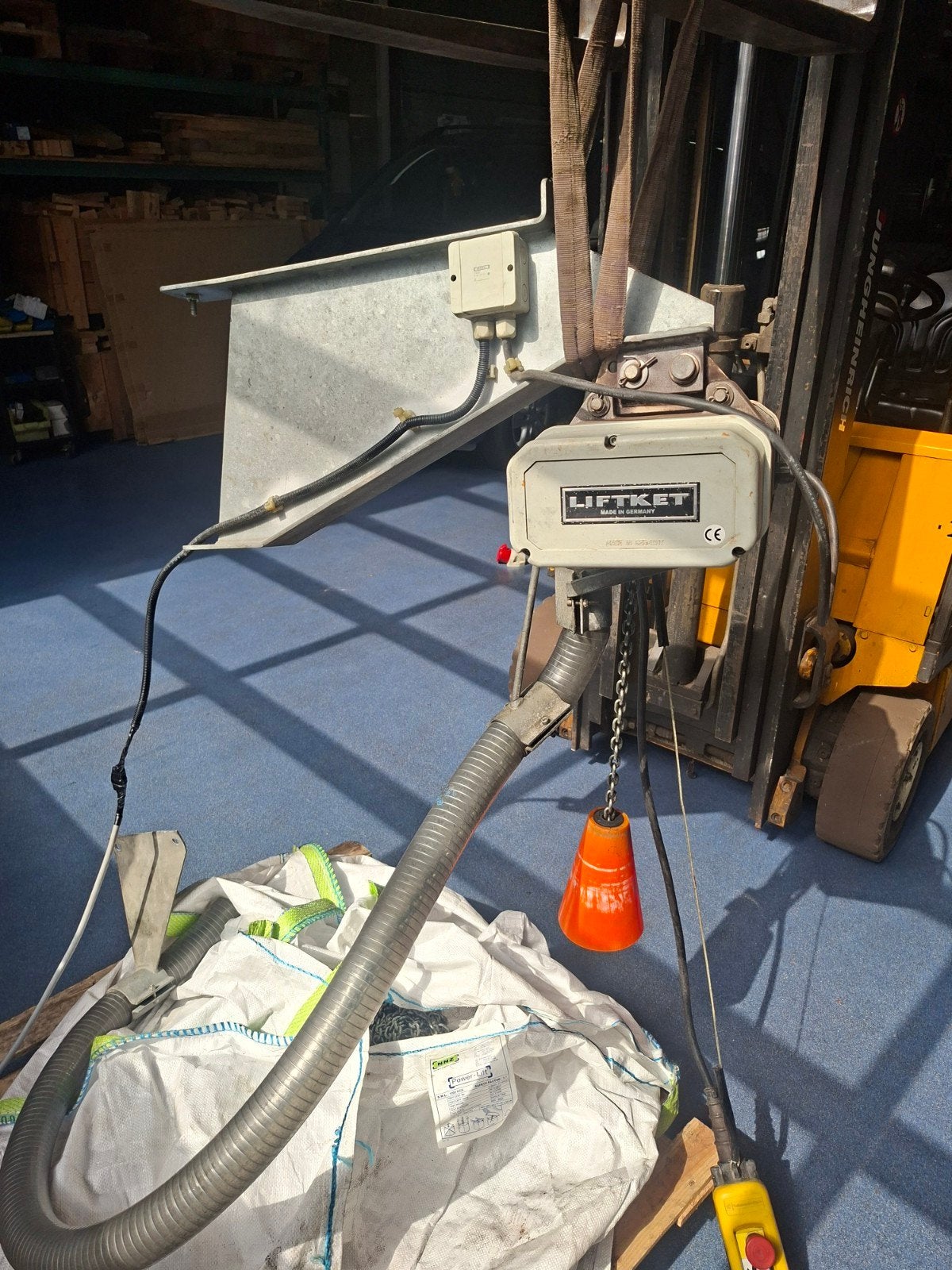 Liftket Elektrotakel Hijstakel Krachtstroom - in goede staat, Doe-het-zelf en Verbouw, Ophalen, Zo goed als nieuw, Elektrisch