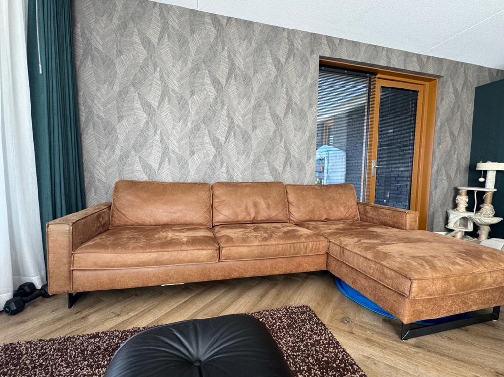 Prima leren 3zits bank met longchair., Ophalen, Zo goed als nieuw, Leer, Industreel