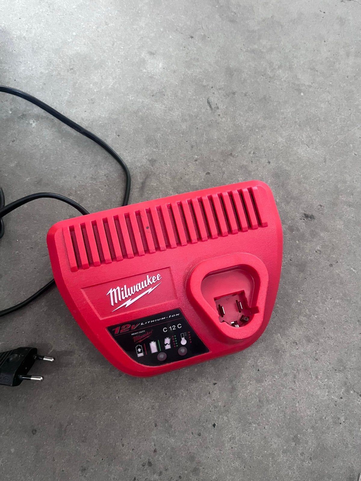 Milwaukee C12 C Acculader 12V Lithium-Ion | Origineel, Ophalen of Verzenden, Zo goed als nieuw