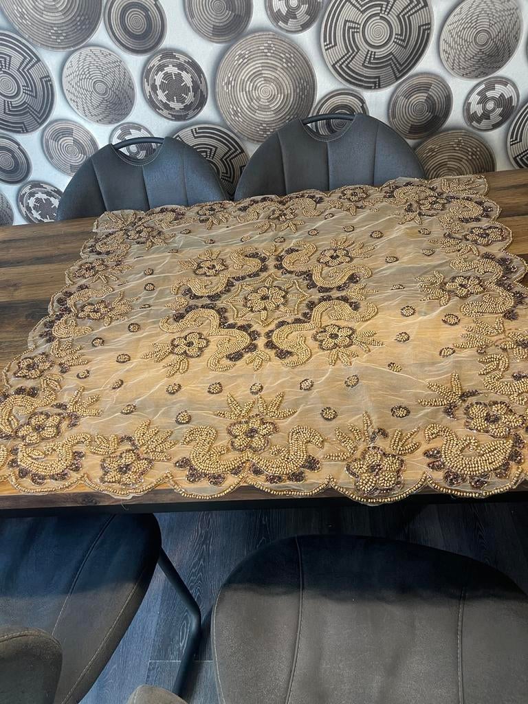 Prachtig geborduurde tafelloper 100x90 cm, Ophalen, Zo goed als nieuw, Rechthoek