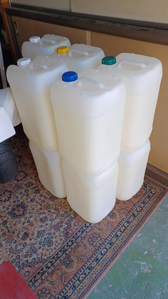 Jerrycan 25 Liter UN keurmerk., Tuin en Terras, Regentonnen, Minder dan 75 liter, Ophalen, Zo goed als nieuw, Kunststof