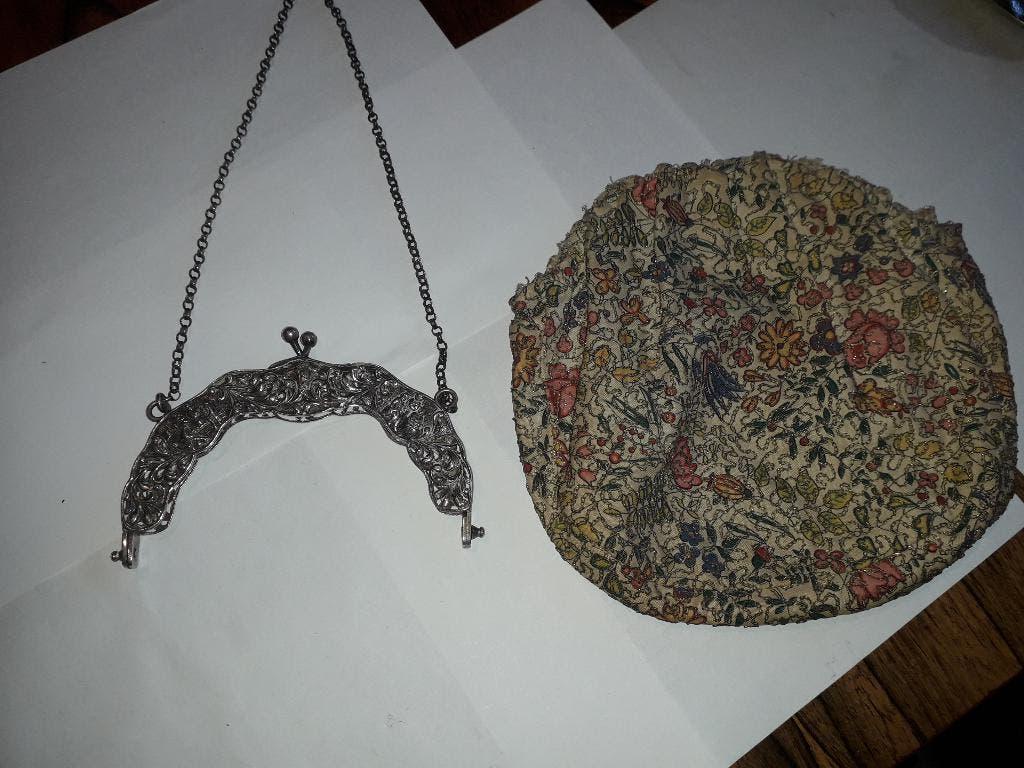 ANTIEKE HOLLANDSE  ZILVEREN TASBEUGEL met GOUDBROKAAT 1917, Ophalen of Verzenden, Zilver