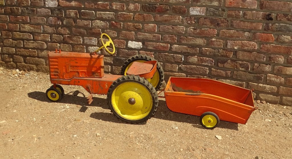 oude ijzeren traptractor tractor trapauto, Ophalen