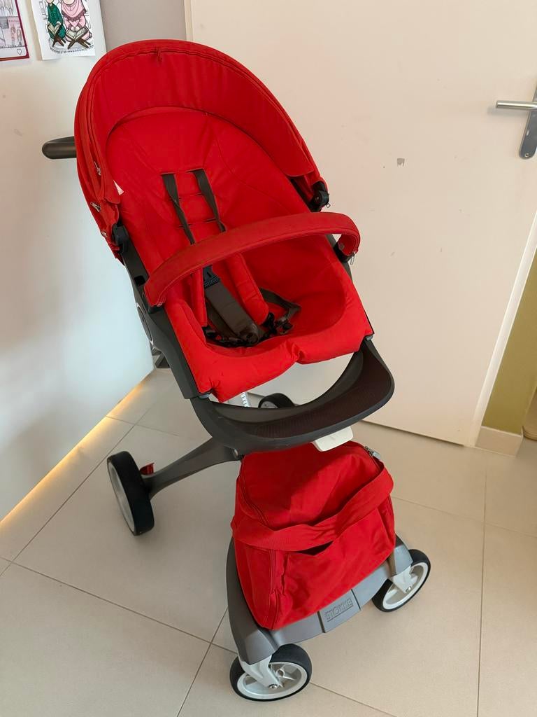 Stokke Xplory Kinderwagen - complete set met veel extra’s, Kinderen en Baby's, Kinderwagens en Combinaties, Verstelbare duwstang