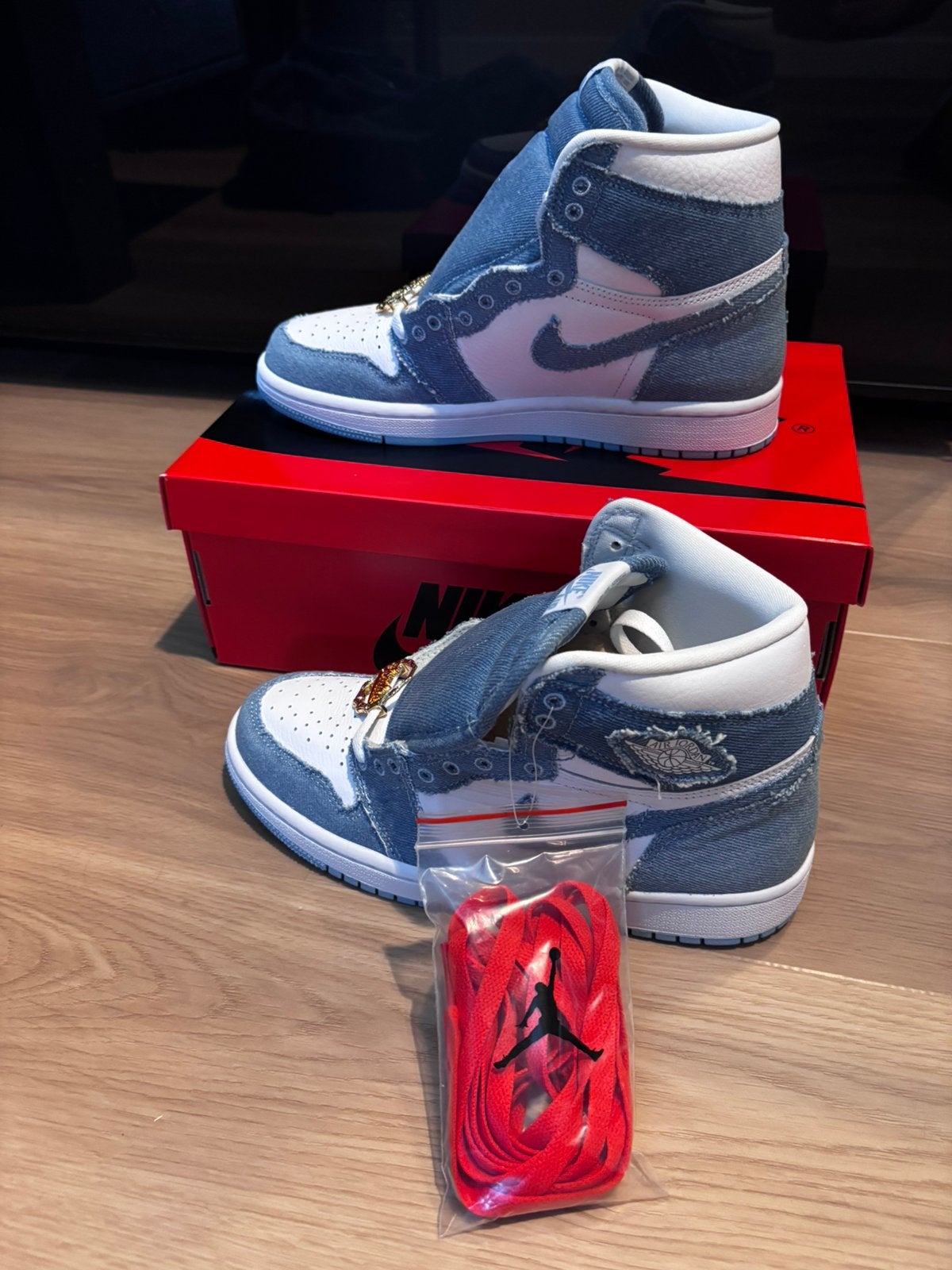 Jordan 1 High OG Denim maat 39 Nieuw, Kleding | Dames, Schoenen, Blauw, Ophalen of Verzenden, Sneakers of Gympen, Zo goed als nieuw