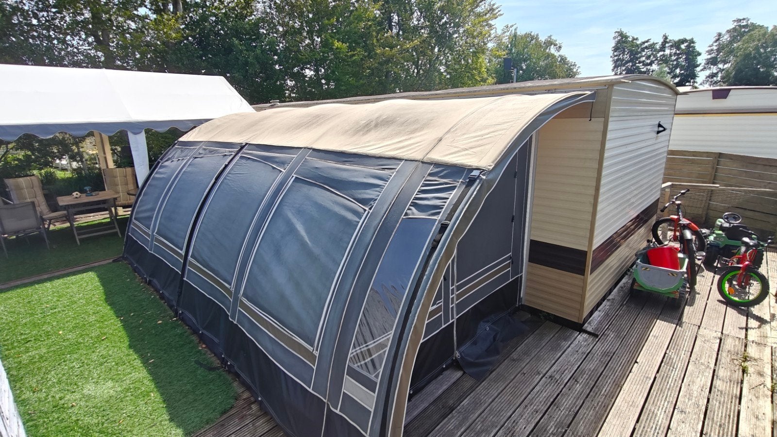Ruime Fortex voortent voor stacaravan of chalet, Ophalen, Gebruikt, Polyester, Overige merken