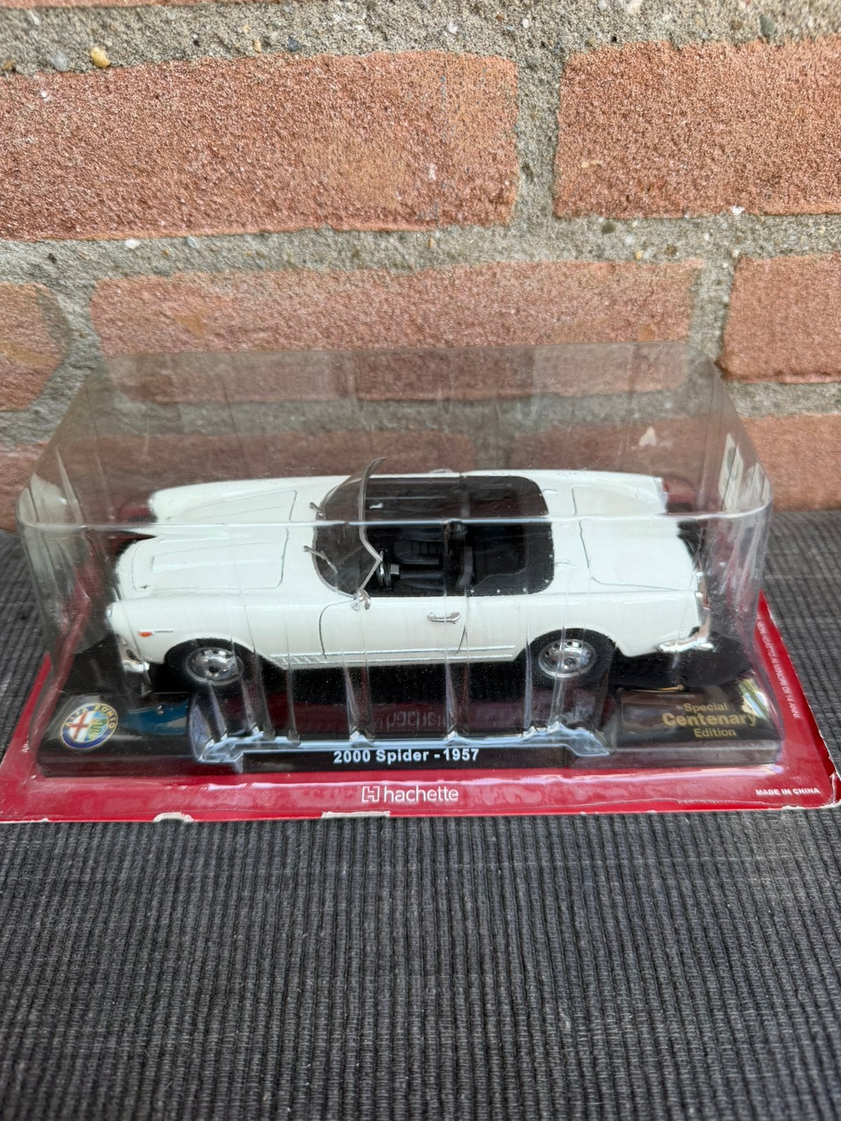 1:24 Alfa Romeo 2600 spider …… 30,-, Ophalen of Verzenden, Nieuw, Auto, Overige merken