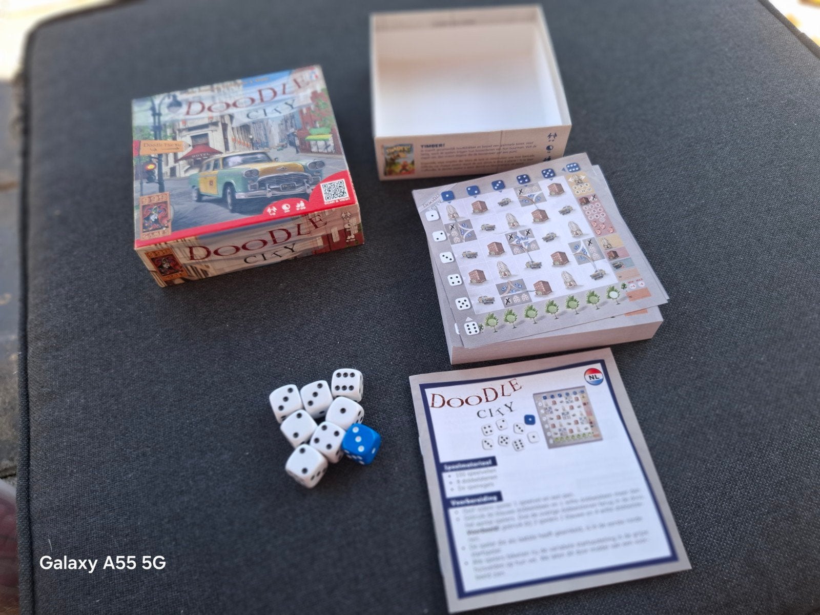 Doodle City - Teken en ontwerp je eigen stad!, APORTA GAMES AS, Postbus 60230, NL - 1320 AG Almere, Zo goed als nieuw, 999 Games