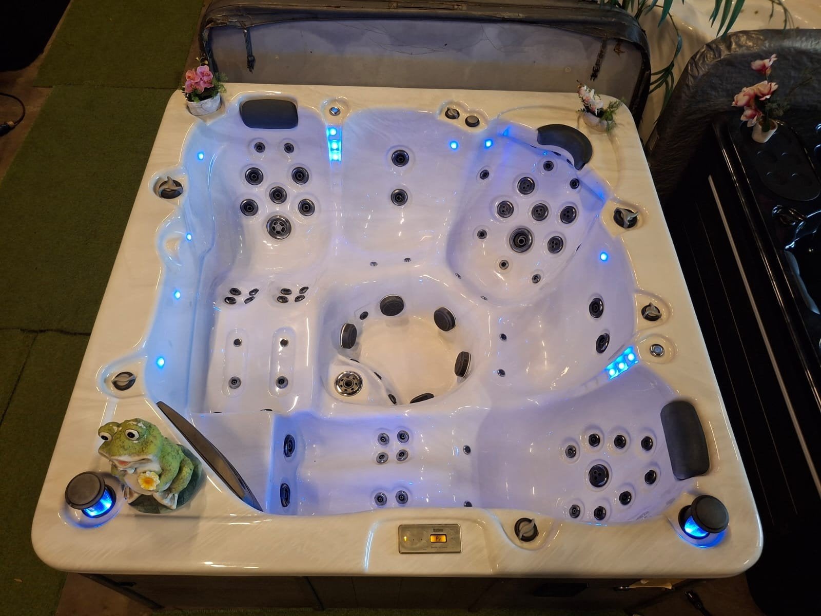 Balboa JACUZZI ‼️ NU VOOR 5350 euro ‼️2 LIGPLAATSEN, Tuin en Terras, Bubbelbaden en Hottubs, Nieuw, Filter, Ophalen of Verzenden