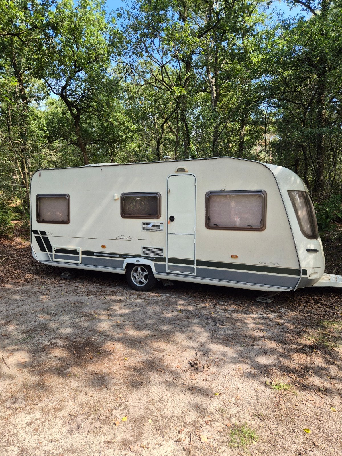 Chateau Cantara 520, Caravans en Kamperen, Caravans, Chateau, Rondzit, Particulier, Luifel